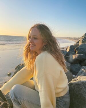 Sophie Reynolds Instagram - sunset, on the rocks please