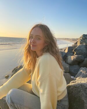 Sophie Reynolds Instagram - sunset, on the rocks please