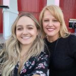 Sophie Reynolds Instagram - to the one who keeps me afloat, happy birthday mom. i love you!!
