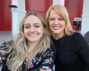 Sophie Reynolds Instagram - to the one who keeps me afloat, happy birthday mom. i love you!!