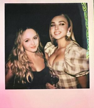 Sophie Reynolds Instagram - @vanityfair