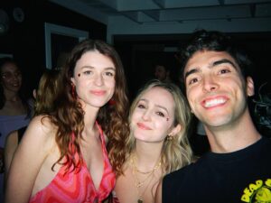 Sophie Reynolds Instagram - do third wheels count as wheels?
