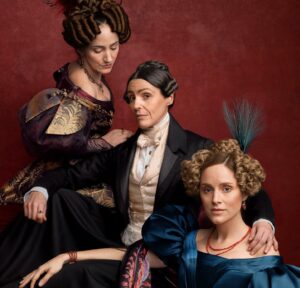 Sophie Rundle Instagram - So nice that the wife has all these really, really good friends… Gentleman Jack is back on BBC One and BBC iplayer Sunday 10th April at 9pm 🎩👒❤️
