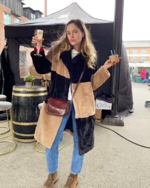 Sophie Rundle Instagram - I don’t know who we thought we were,  drinking champagne and eating gelato outside in the freezing cold February rain, but personally I am thrilled with my life choices so far. 🥂🍦☔️✌🏻