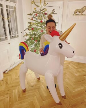 Sophie Rundle Instagram - Bafflingly, the boys weren’t interested in having their photo taken with the giant inflatable unicorn last night. Happy new year everyone! ✨💕🦄🍸

Sparkly dress of DREAMS by @needleandthreadlondon 👗 Sparkly best mate of 20 years by @sophie__stylist 🦄 ✨
