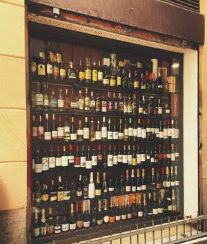 Sophie Rundle Instagram - I’ve fallen in love a fair few times in my life (people… places… different types of cheeses) but the latest addition to my list is Barcelona. My god, Barcelona. ❤️ When I arrived it was Sant Jordi and the streets were filled with books and roses. BOOKS AND ROSES. Oh the ROMANCE of it! And the architecture and the history and the people and the food… ❤️ Anyway me and the little man are here for a couple of months to work (me) and eat croquettes (him) so if anyone has any recommendations (for Barcelona, not just croquettes) would you share below? 🇪🇸🌞❤️