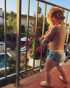 Sophie Rundle Instagram - Holiday babies. None of us know where the hairbrush is and we are only interested in naps and swims and ice pops thanks.🌞💕🌺