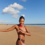 Soraia Tavares Instagram - Fins de dia na praia são sempre os melhores @calzedonia #CALZEDONIA
