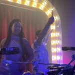Soraia Tavares Instagram - Ontem festejámos @dianacastro___ , festejamos @briennekeller e festejamos @lobby.teatro. Estamos a ficar crescidas 🥸 #lobbyteatro #parabens