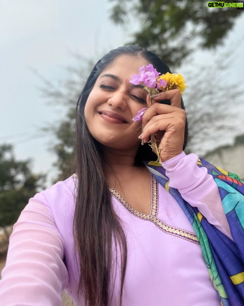 Soundarya Reddy Instagram - 🌸☺️ Dress - @vastrabybindu_official