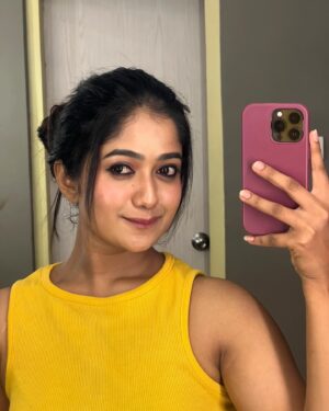 Soundarya Reddy Instagram - 🌙🐝😝