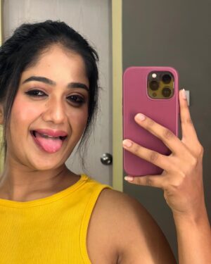 Soundarya Reddy Instagram - 🌙🐝😝