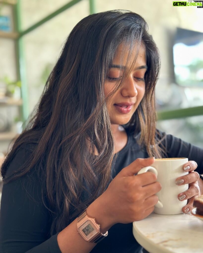 Soundarya Reddy Instagram - ☕️😎 Tq for the pic best frnd @naveenbujji__ 🤞🏻