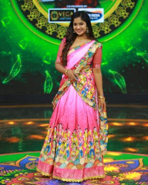 Soundarya Reddy Instagram - 🌸
Outfit- @naa_maguva 😍