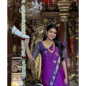 Sri Gouri Priya Instagram - అమ్మ చీర💜🌸