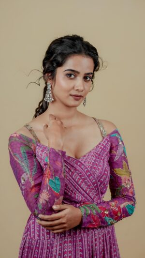 Sri Gouri Priya Instagram - 🌸💜🌸

Styled by - @sandeep_sharmak05 
Photography - @thehashtag_photography 
Outfit - @issadesignerstudio 
Earrings - @shopkitakaturi