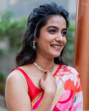 Sri Gouri Priya Instagram - 🌸❤️✨
.
.
.
Managed by @sravana_miriyala
Outfit - @sia_by_ss
Captured by @they_call_me_keshu
Accessories - @shopriyaaofficial
Hair - @rajesh_chinchili