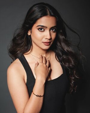 Sri Gouri Priya Instagram - 🖤🔥
.
.
Shot by @arungnanavel 
MUA - @aura_makeoverartistry