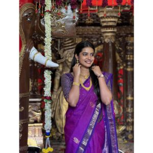 Sri Gouri Priya Instagram - అమ్మ చీర💜🌸