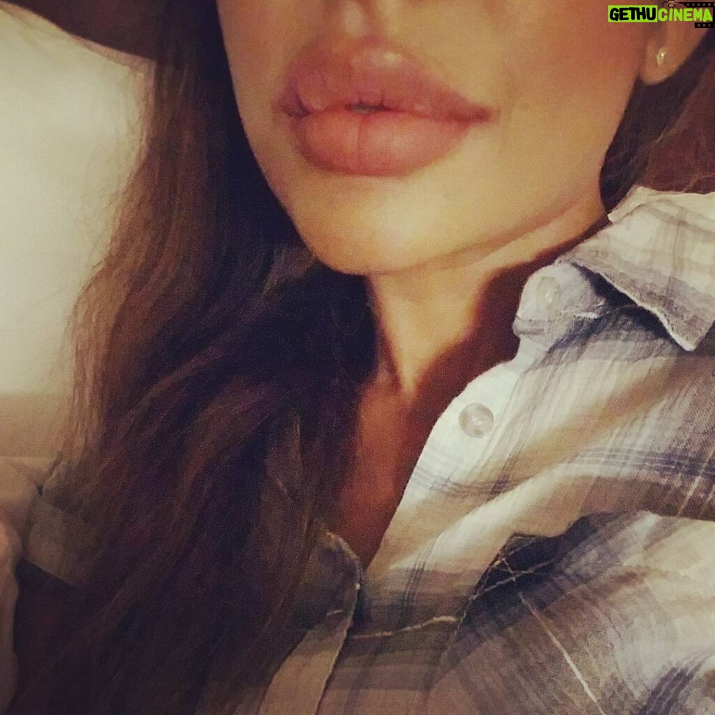 Sri Reddy Instagram - Fish lips