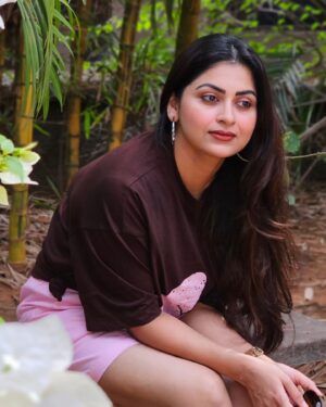 Sruthi Lakshmi Instagram - "Happiness held is the seed; Happiness shared is the flower."-.......

#naturelovers #flowerslovers