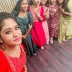 Sruthi Shanmuga Priya Instagram – The reunion that is extremely close to my heart ❤️ 
#nathaswaram_sisters @benzepreinkline @me_jsrimano @actress_sangavi @revathi.thamu 

Thanks to @behindwoodsofficial for this wonderful meet-up. Feels so good and heartwarming ❤️

#sistersforever #bonding #14years #nathaswaram #suntv