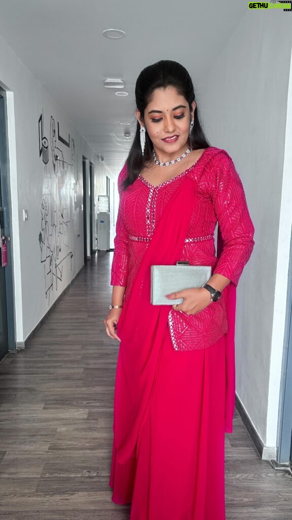 Sruthi Shanmuga Priya Instagram - When in doubt, just add glitter! ✨ Less bitter, more glitter 🫶🏻✨ Costume courtesy and accessories : @upstylestores MUA : @monikamakeupartist