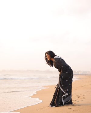 Sruthi Shanmuga Priya Instagram - #thalassophile🌊 

#அவனுக்கென 🦋❤️

📷 @_the_venki_ 
💄 @dazzle_up_by_ro