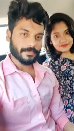 Sruthi Shanmuga Priya Instagram - Of course happy with all your memories holding you hands tight in my dreams everyday ❤️ You never leave me alone sweetheart. Love you my guardian angel 😘 @arvind__shekar 

Rolling back to the days we first met ✨🫰🏻

#guardianangel #husband #loveofmylife