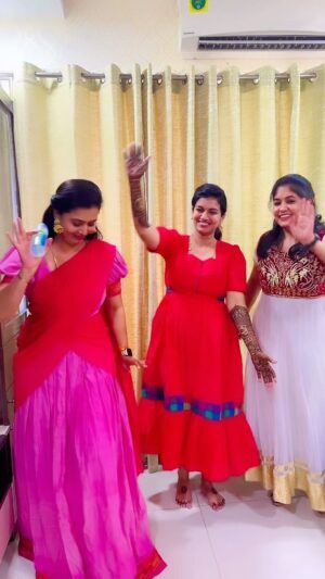 Sruthi Shanmuga Priya Instagram - Finding friends with the same mental disorder is priceless! Sometimes, all you need is your own kind. There are two times when I want to be with my squad; now and all the time. Friends come and go, but real friends stay forever.
@neharamakrishna @sruthi_shanmuga_priya 🥰❤️ Thank you for always being there for me ❤️