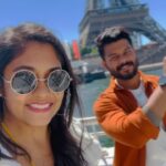 Sruthi Shanmuga Priya Instagram – Parakkava un ninaipaaga 🫶🏻🗼❤️🥰 @arvind__shekar 
Cherishing the forever favourite beautiful memory🦋
One from the bucket list in Seine river ♾️

#paris #eiffeltower #guardianangel #love #memory