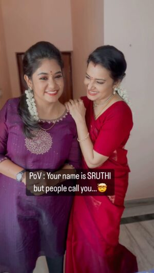 Sruthi Shanmuga Priya Instagram - SURUTHI problem is universal 🥹 doing this reel with a friend who faces the same problem like me 😂😂 @iamsruthiraj 

Vaa suruthi polam 🚶‍♀️🚶‍♀️🚶‍♀️

#funnyreels #actor #shoot #serial #lakshmi #mahaviji #tamilactress #vadivelu #pokkiricomedy #suruthi