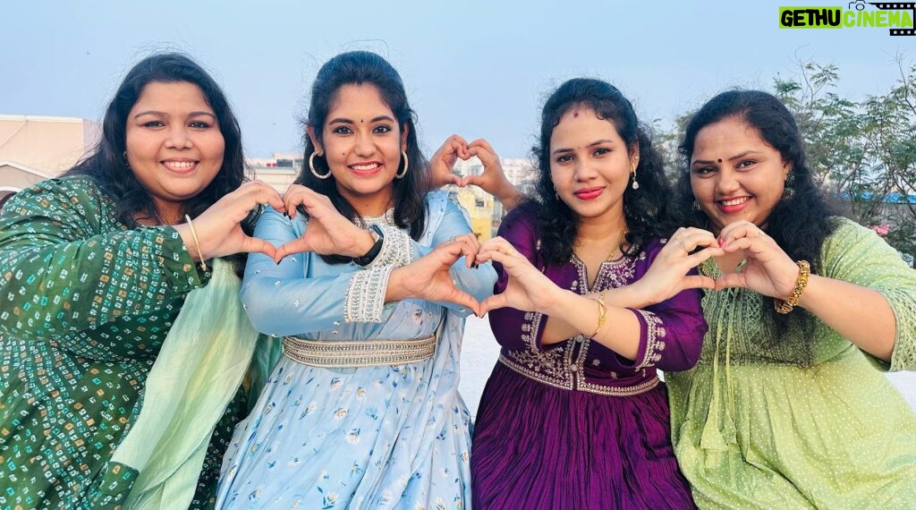 Sruthi Shanmuga Priya Instagram - It was such a honour and privilege to be sharing stage as a guest with the most knowledgeable and legendary people in the dais along with my beautiful Nathaswaram sisters @benzepreinkline @actress_sangavi @revathi.thamu attending the 47th Chennai book fair at YMCA ground. Very happy and glad to be a part in the release of 47 books of most talented and senior writers being published by Manimegalai Publications. Heartfelt thanks to @lena__tamilvanan sir and @ravi.tamilvanan.37 for the invite. It was a privilege to be at the stage Had an amazing time with my Nathaswaram sisters and it was just like a get together after such a long time. It was a very beautiful day ❤️