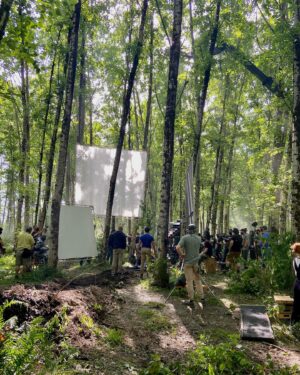 Stacey Farber Instagram - Last night’s episode of @cwsupermanandlois was so much fun to shoot. Here are some behind-the-scenes pics and a video of “my” big stunt in the woods on a wire. All credit for the pull goes to my incredible double, Jen— that’s her, not me. 👀💥💥💥