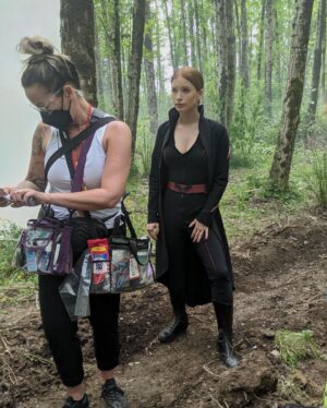 Stacey Farber Instagram - Last night’s episode of @cwsupermanandlois was so much fun to shoot. Here are some behind-the-scenes pics and a video of “my” big stunt in the woods on a wire. All credit for the pull goes to my incredible double, Jen— that’s her, not me. 👀💥💥💥