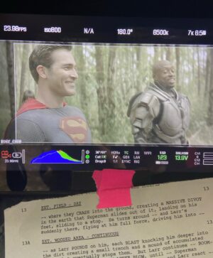 Stacey Farber Instagram - The season one finale of Superman & Lois airs tonight at 9/8c! 😭✨ 

I’m so grateful I got to play Larr. It was fun every day on set (not always the case!) and a real, cathartic treat mid-pandemic to be directed to glare at people and throw punches. 

Thanks to everyone who tuned in despite our wonky airing schedule. 🙏🏻❤️

As always, you can stream the episodes for free on the CW’s app. 💫@cwsupermanandlois
