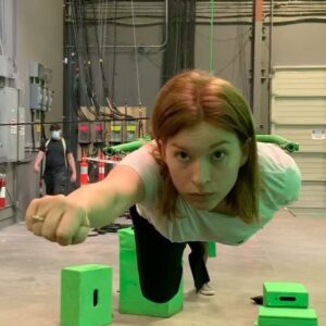 Stacey Farber Instagram - The season one finale of Superman & Lois airs tonight at 9/8c! 😭✨ 

I’m so grateful I got to play Larr. It was fun every day on set (not always the case!) and a real, cathartic treat mid-pandemic to be directed to glare at people and throw punches. 

Thanks to everyone who tuned in despite our wonky airing schedule. 🙏🏻❤️

As always, you can stream the episodes for free on the CW’s app. 💫@cwsupermanandlois