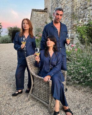 Stacey Farber Instagram - Family portrait for the beautiful @shirleybraine, with love. ❤️🙏 🇮🇹