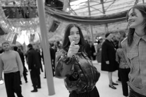 Stacy Martin Instagram - Merci @nicolasghesquiere @louisvuitton ❤️‍🔥 Happy Birthday!! 10 ans de surprises, de creation et tant de beauté. Quel honneur d’avoir pu célébrer un moment si spécial. 

Merci aussi de réunir autant de femmes si inspirantes que je considère maintenant mes amies et confidentes. 

Et merci à @leicacamerafrance pour le Q3, sans qui je n’aurais pas ces souvenirs qui me tiennent tant à cœur. 

#LVFW24 #LEICAQ3