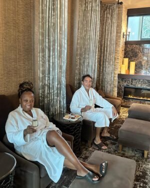 Star Jones Instagram - When you have a dreary morning in #sonomavalley #napavalley make it a #spaday! Thank you @kjwines @vilavita.spa @vintnersresort for a #grownandsexy way to start the day! 💃🏿🕺🏼🥰🥂