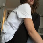 Stasya Miloslavskaya Instagram – сижу в подштанниках
а вы чего,как,где?