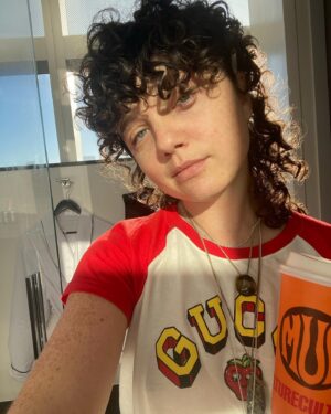 Stefania LaVie Owen Instagram - When that natural light hits ya in the bathroom 🌞