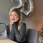 Stefania Liberakakis Instagram - YAAY It’s my birthday☺️✨💗 #20