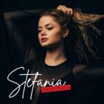 Stefania Liberakakis Instagram - Είμαι τόσο χαρούμενη που μια μέρα πριν τα γενέθλια μου κυκλοφορεί το νέο μου τραγούδι, στα ΕΛΛΗΝΙΚΑΑΑΑ!!!! 💗 Το «πιάνω φωτιά» κυκλοφόρησε το 2002, την χρονιά που γεννήθηκα και θέλω να ευχαριστήσω ΠΑΡΑ ΠΟΛΥ τους @mpleofficial για την άδεια τους να το διασκευάσουμε. ✨ Ελπίζω να σας αρέσει όσο και σε εμένα η δουλειά του μοναδικού @dimitriskontopoulos !!! Υ.Γ @victoria.chal you rock 😉