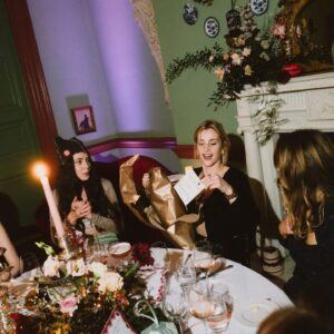 Stefanie Martini Instagram - My absolute babe @amelia_jayne_clarkson right here ♥️
Thanks @lulu_guinness for a delicious Valentine's meal with loads of cool clever interesting women ♥️ what a treat! Feel very lucky ♥️ @culturalinfluence♥️
And thanks to my sexy girlfriend @el__wood for letting me wear her favourite trousers ♥️
📸 @rowben_