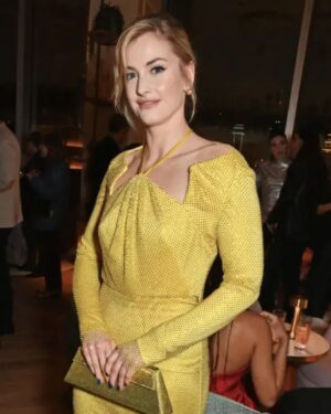 Stefanie Martini Instagram - 💛Thanks @vanityfairlondon & @ee for having me at the #baftarisingstar party ✨⭐
💛Styling by @harrietnicolsonstylist 
💛HMU by @charlotteyeomansmakeup 
💛 You can't see the shoes but they're incredible and by @gianvitorossi orossi