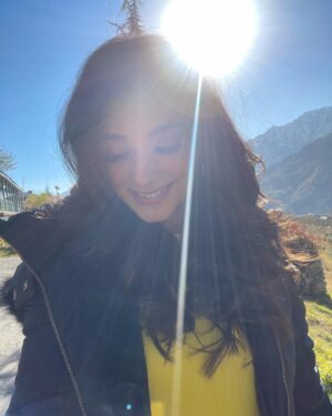 Stefy Patel Instagram - Cover me in Sunshine♥️💫
.
.
.
Mua @kritika.sharda