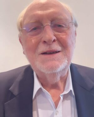 Stella Creasy Instagram - To be able to work with Neil Kinnock as chair of @labourmovementforeurope is a privilege. To have his support to be re-elected is an honour.