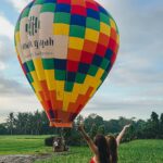 Stella Lee Instagram – Bali rasa Cappadocia ✨
Finally tried the experience of hot air balloon and it’s at @tanahgajahubud . The morning sunrise and view from the top is very breathtaking 💖

It’s located within the resort property but non hotel guests can still book the experience for 1.500.000 IDR    per ride (up to 2 persons) 😆

Drone shot by yours truly ✨