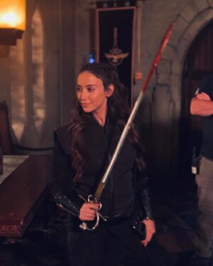 Stella Maeve Instagram - In honor of tonight’s episode of Magicians.... I give you thee, behind the scee, swipe left to get the full effect. #themagicians (Yeah that’s right, I was pregnant the entire season... pregnant and wielding a sword. Making poppa proud!)